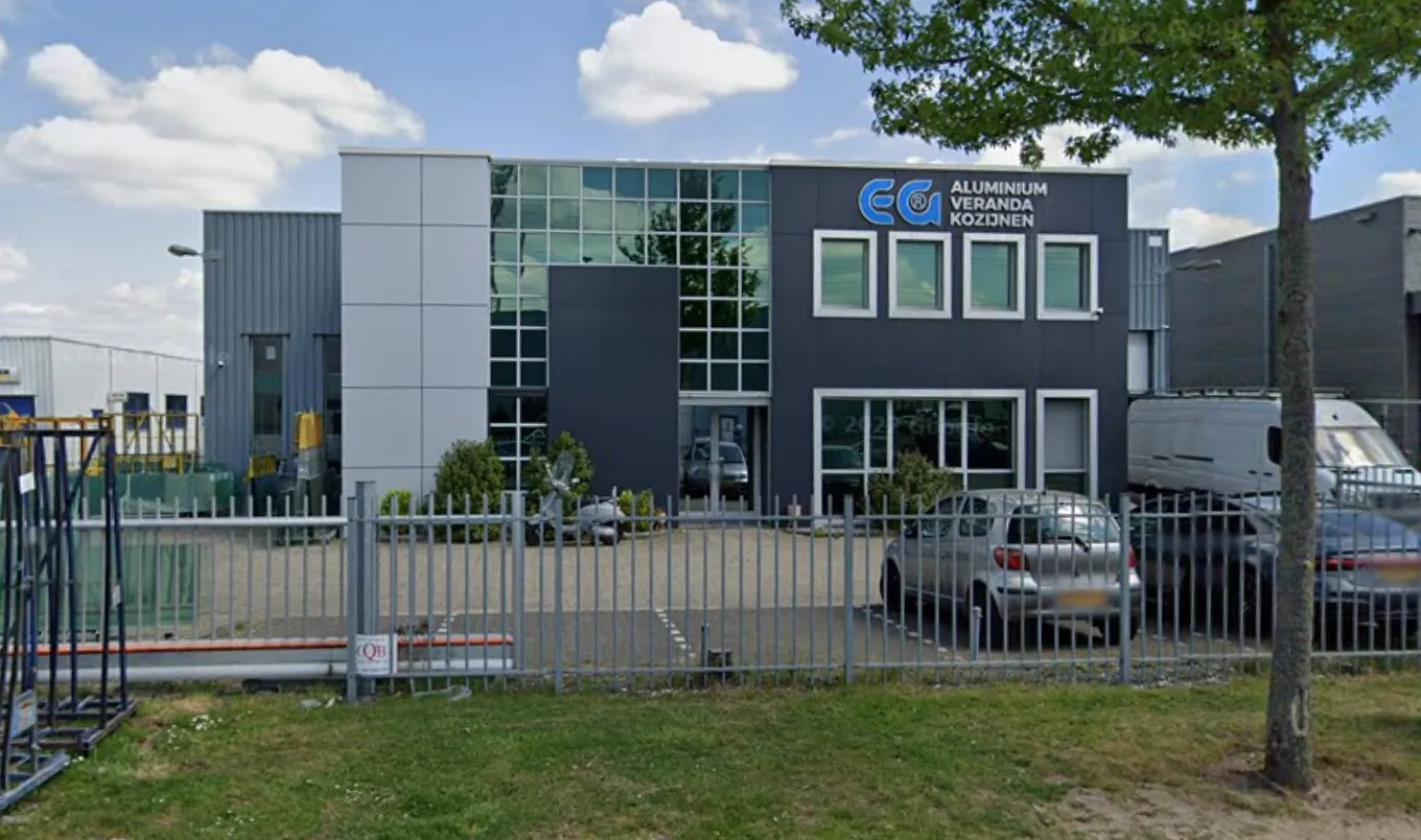 Dealer EG vooraanzicht