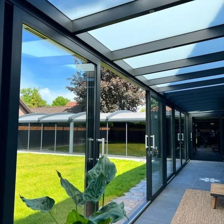 Modern glasdak en aluminium schuifpui