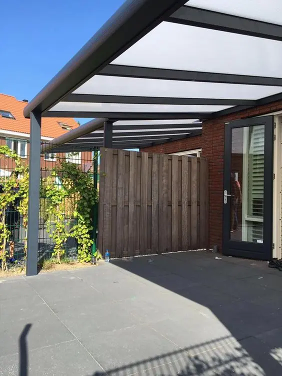 Open overkapping tuin